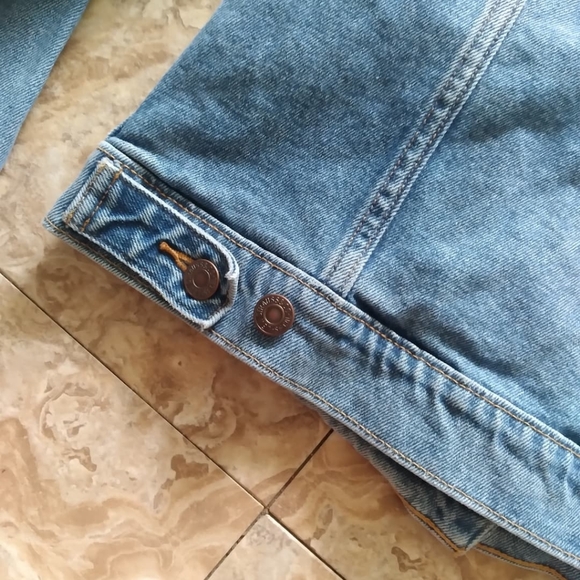 Levi's Original Trucker Jacket, size Small - Picture 5 of 10